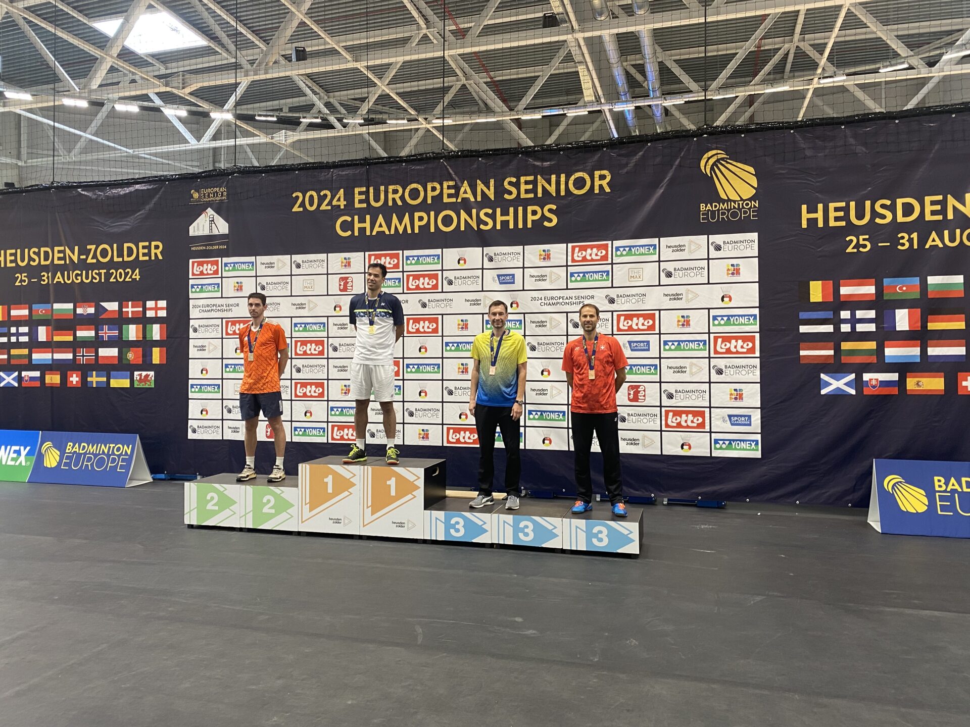 HE 40 Bronze